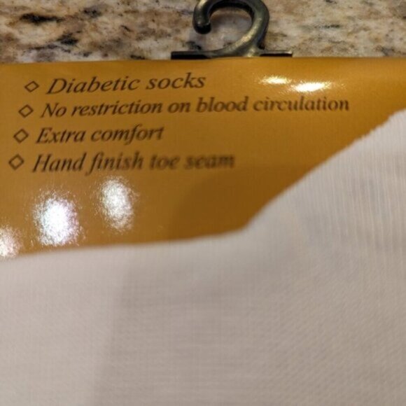 Vannucci Diabetic Luxury Mercerized cotton Socks. 3 pairs Size 7-12 - Picture 5 of 6